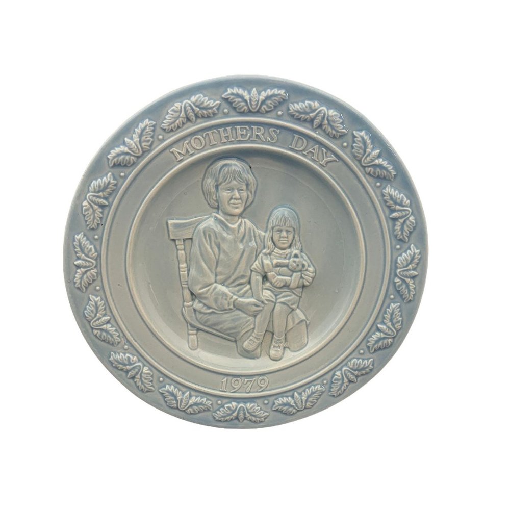 Haeger Pottery Mothers Day 1979 Plate First Annual 8" Blue